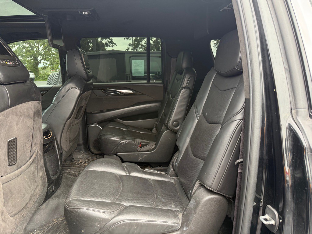 2017 Cadillac Escalade Image 6