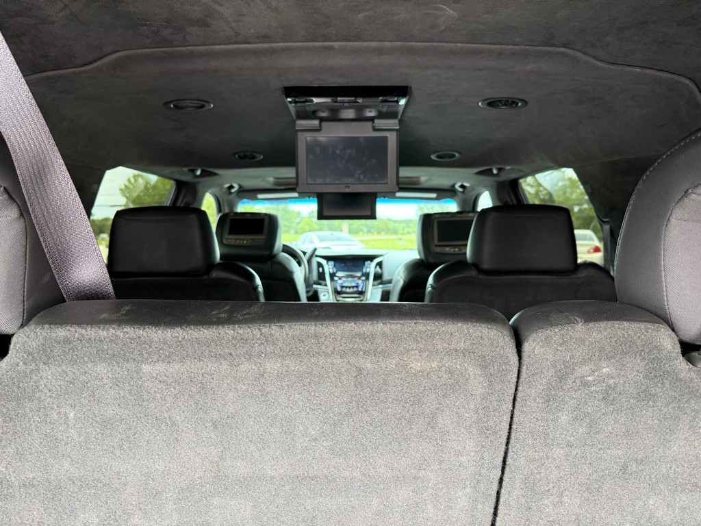 2017 Cadillac Escalade Image 9