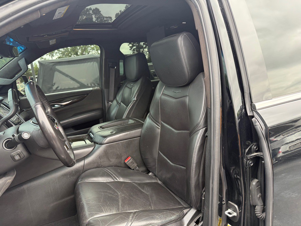 2017 Cadillac Escalade Image 10