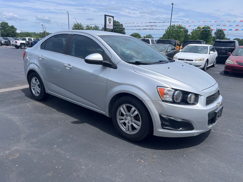 2012 Chevrolet Sonic Image 2