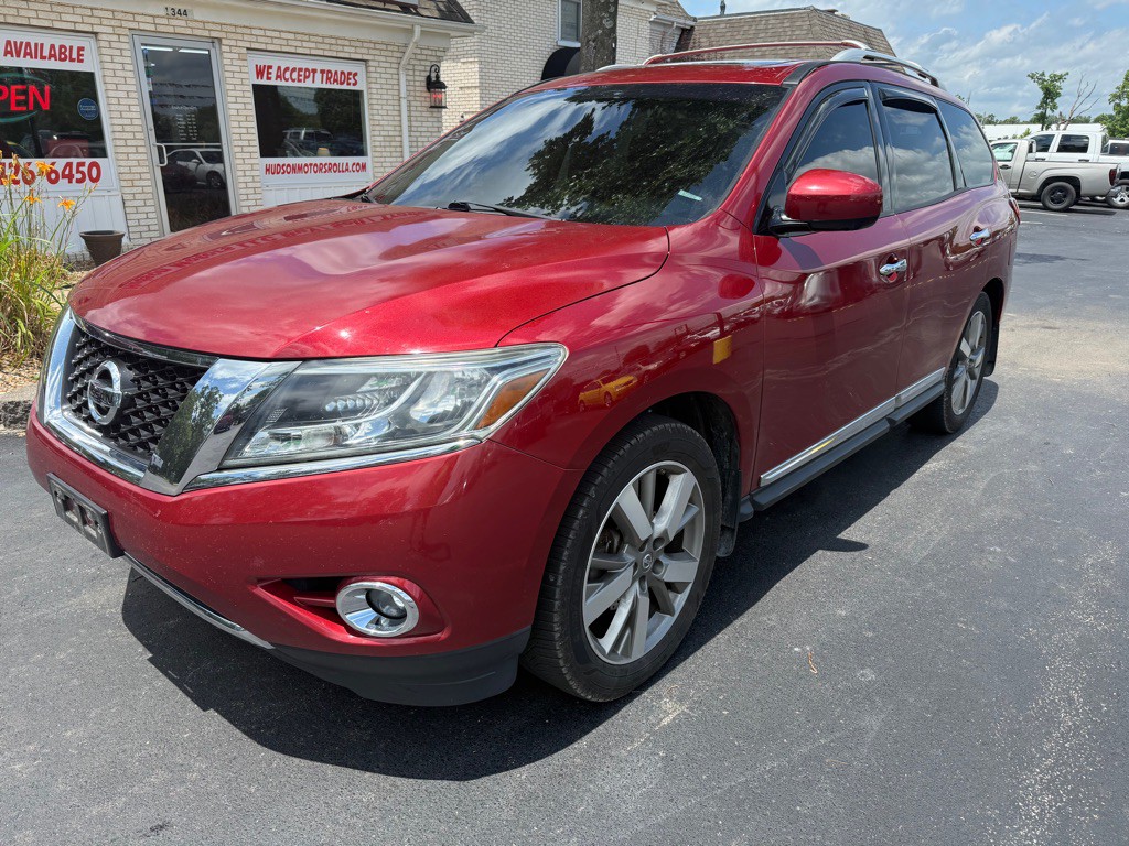 2014 Nissan Pathfinder Image 2