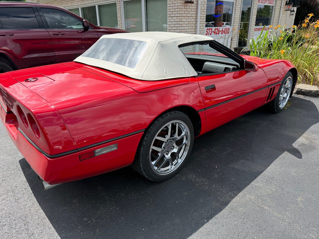 1986 Chevrolet Corvette Image 3