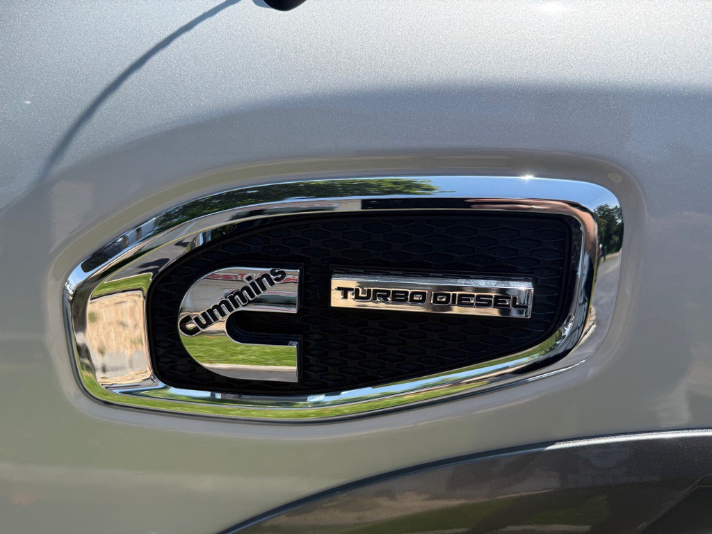 2016 Nissan Titan Image 5
