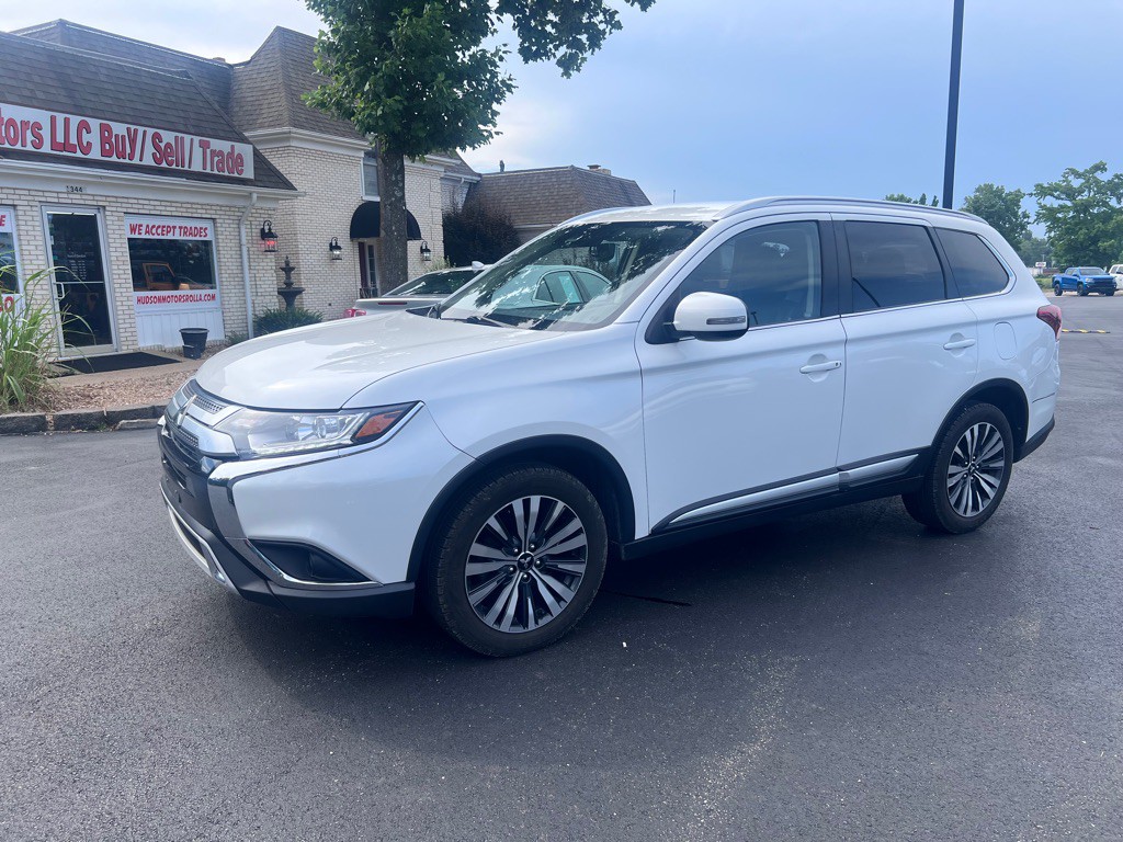 2020 Mitsubishi Outlander Image 3