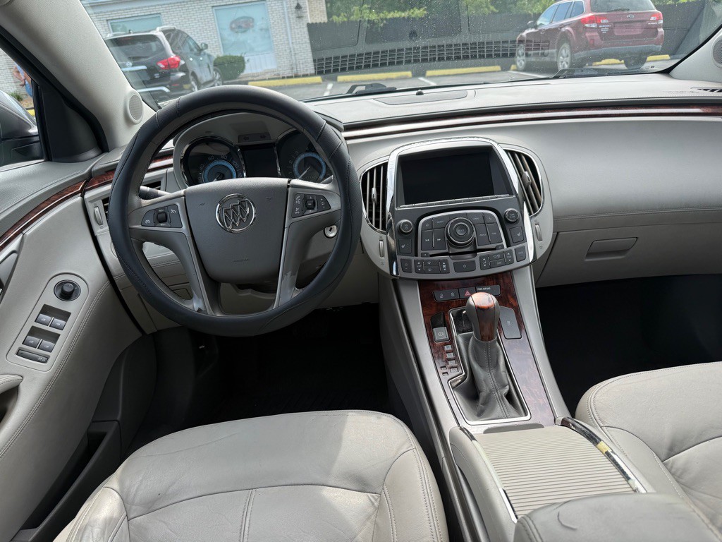 2012 Buick Lacrosse Image 5