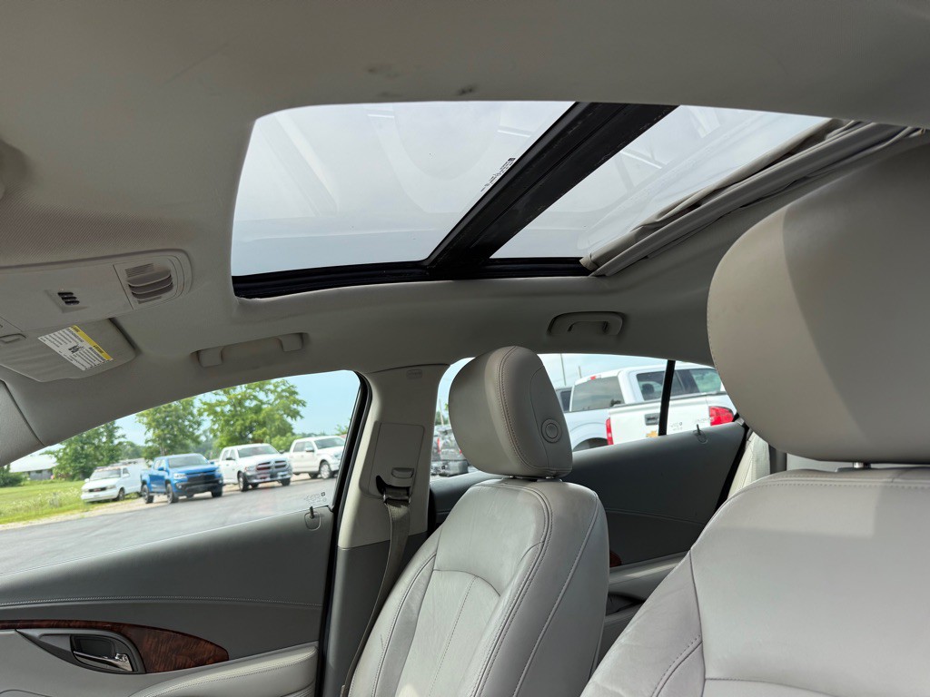 2012 Buick Lacrosse Image 9