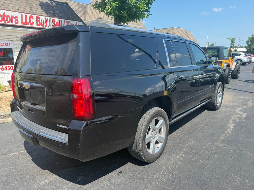 2019 Chevrolet Suburban Image 4