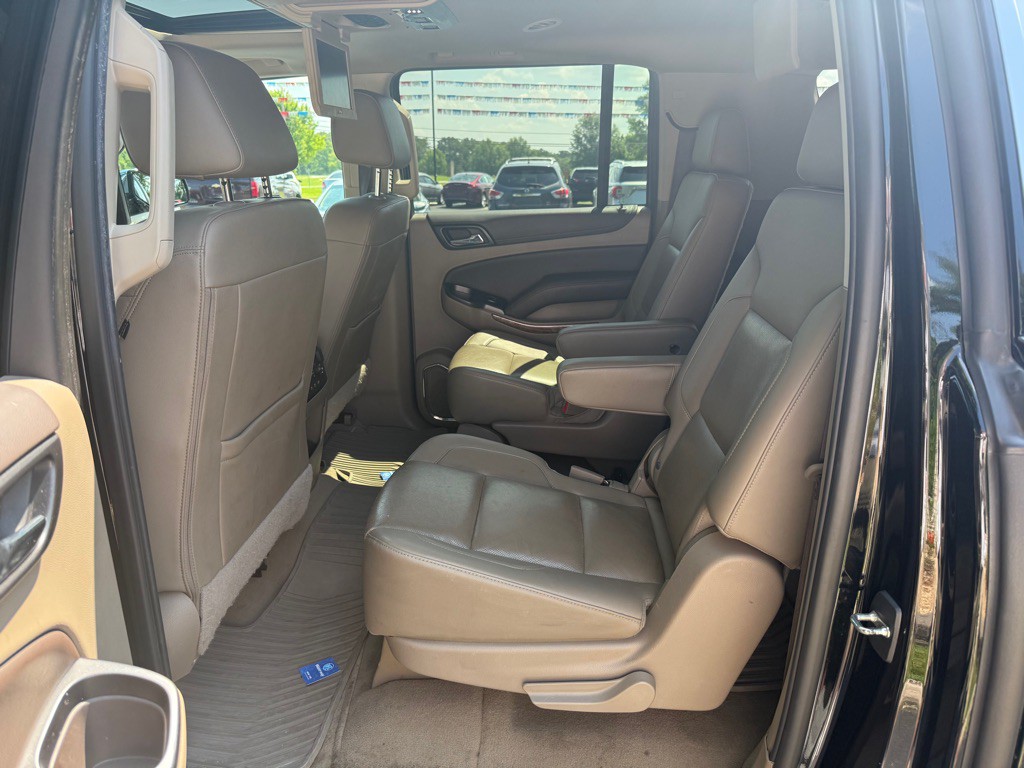 2019 Chevrolet Suburban Image 6