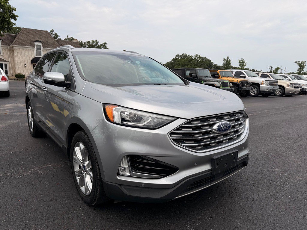 2020 Ford Edge Image 2