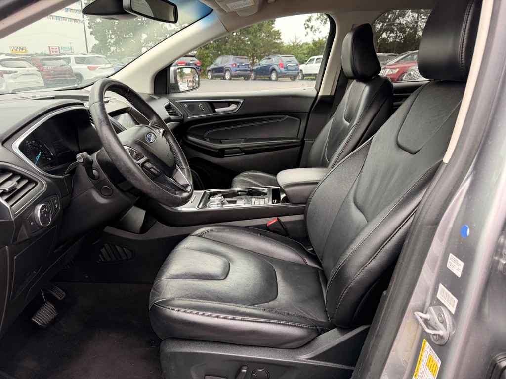 2020 Ford Edge Image 5