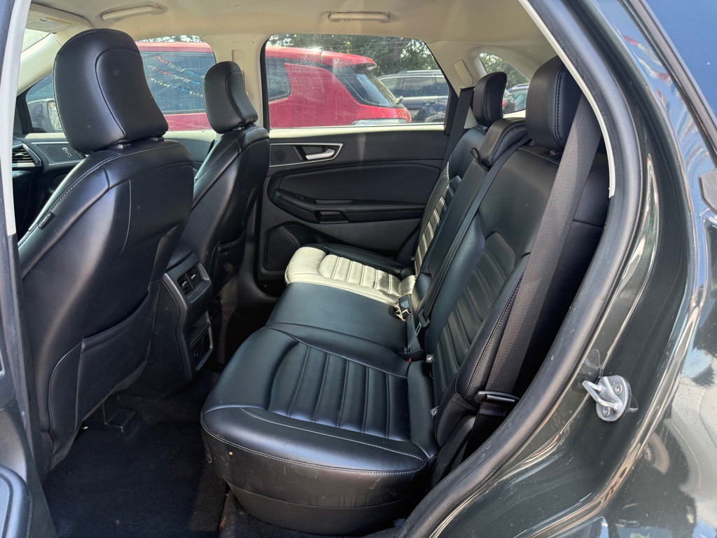 2023 Ford Edge Image 8