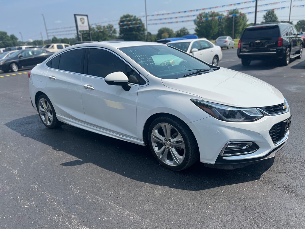2017 Chevrolet Cruze Image 2