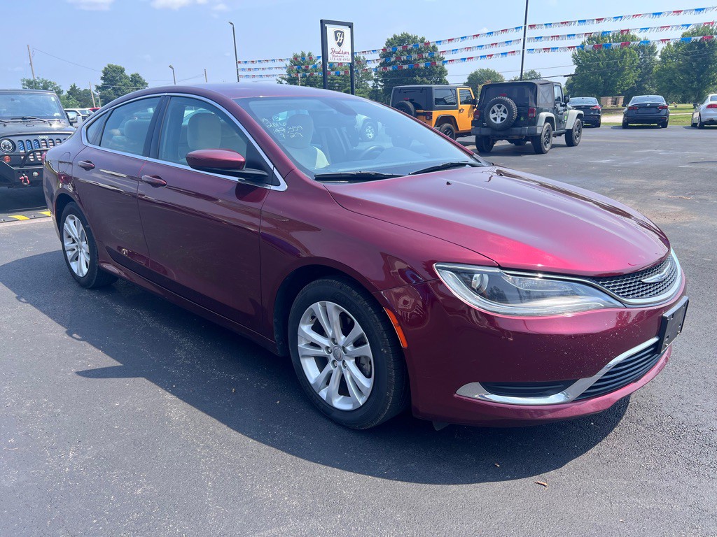 2016 Chrysler 200 Image 2