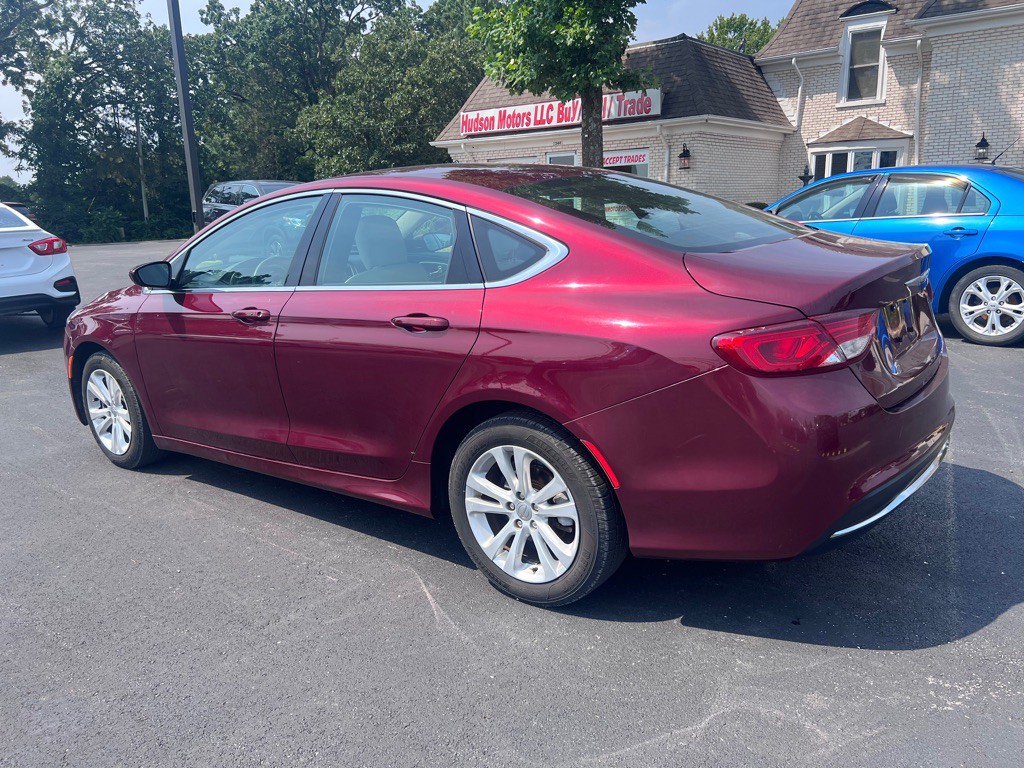 2016 Chrysler 200 Image 4