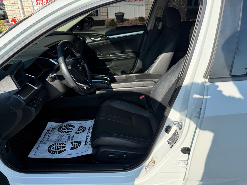2018 Honda Civic Image 8