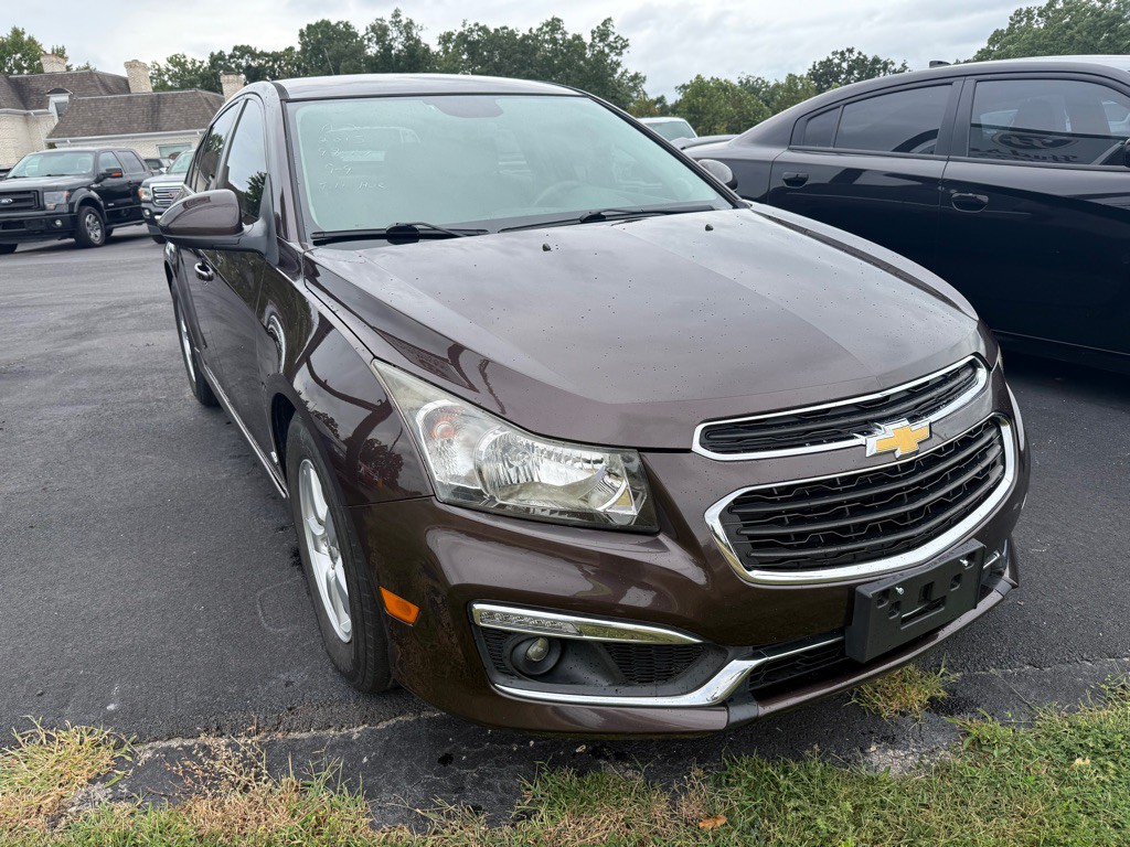2015 Chevrolet Cruze Image 2