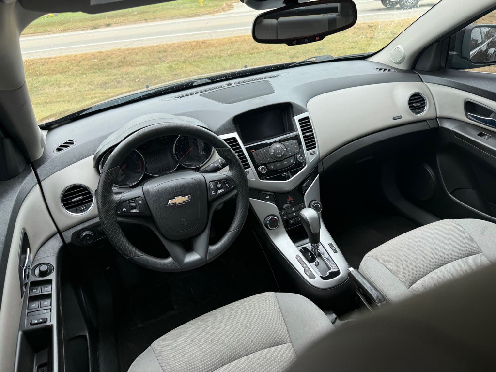 2015 Chevrolet Cruze Image 5