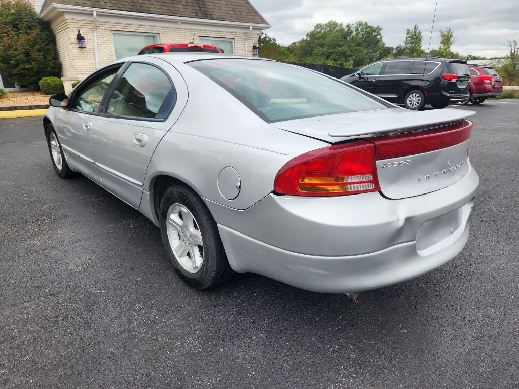 2004 Dodge Intrepid Image 2
