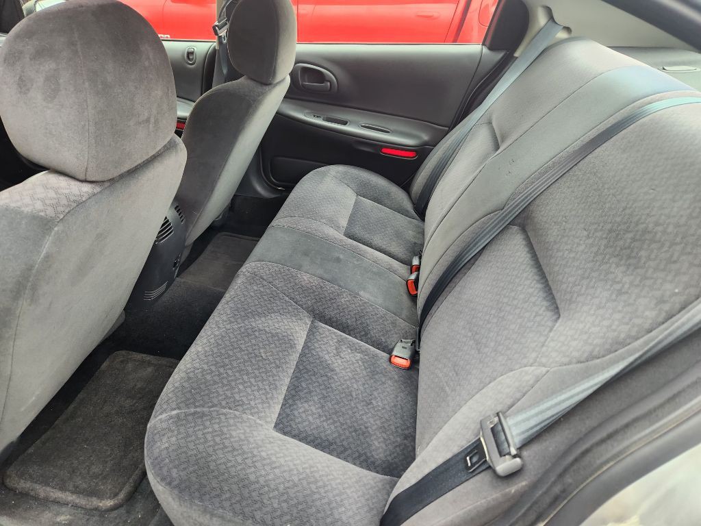 2004 Dodge Intrepid Image 8