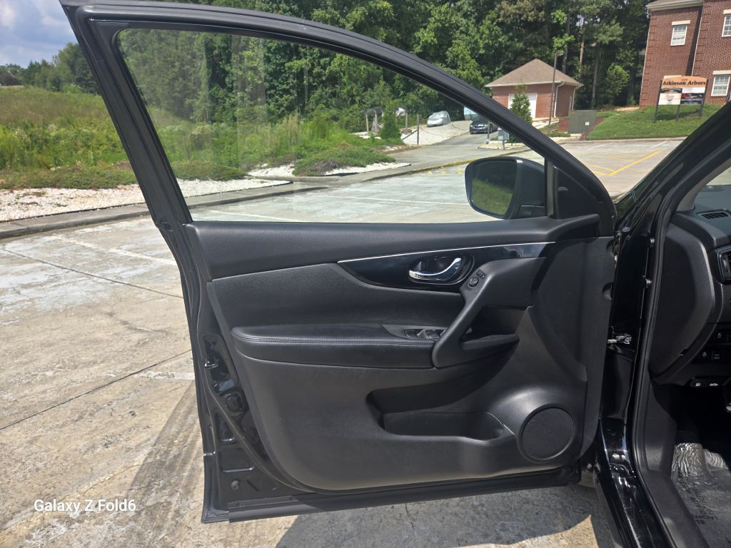 2018 Nissan Rogue Image 8