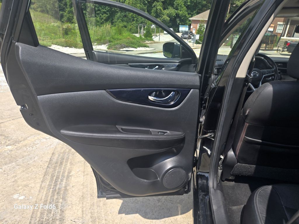 2018 Nissan Rogue Image 10