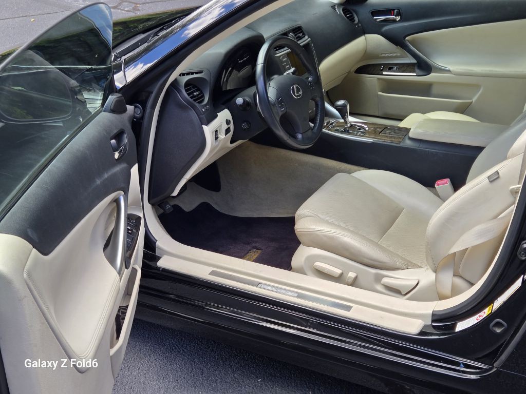 2010 Lexus IS Image 9