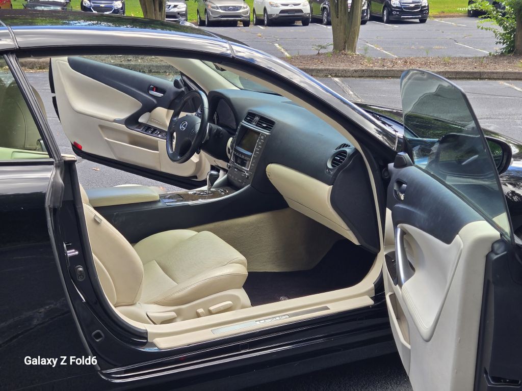 2010 Lexus IS Image 10