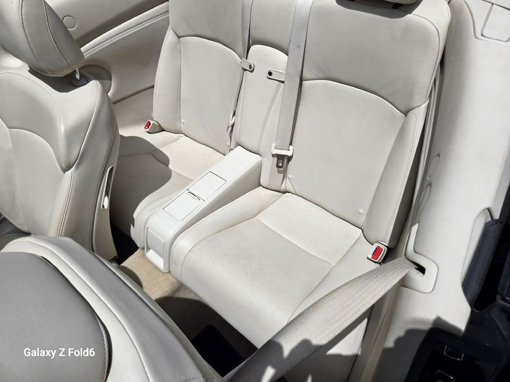 2010 Lexus IS Image 19