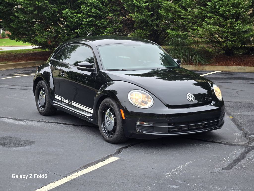 2013 Volkswagen Beetle Image 3