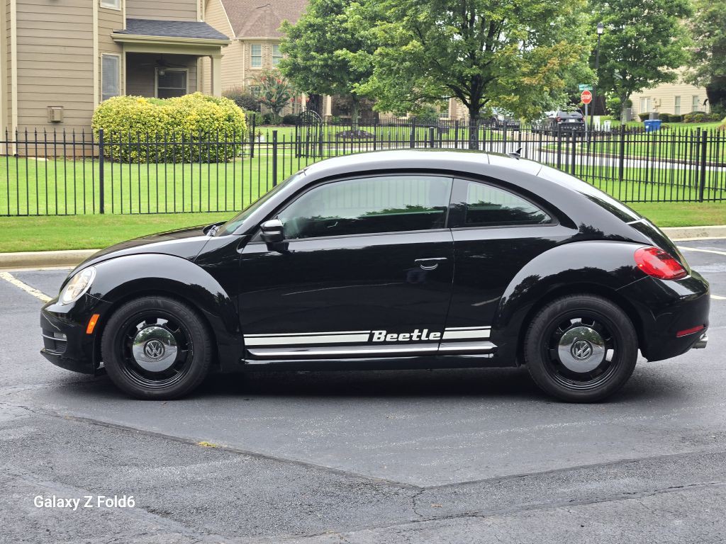 2013 Volkswagen Beetle Image 8