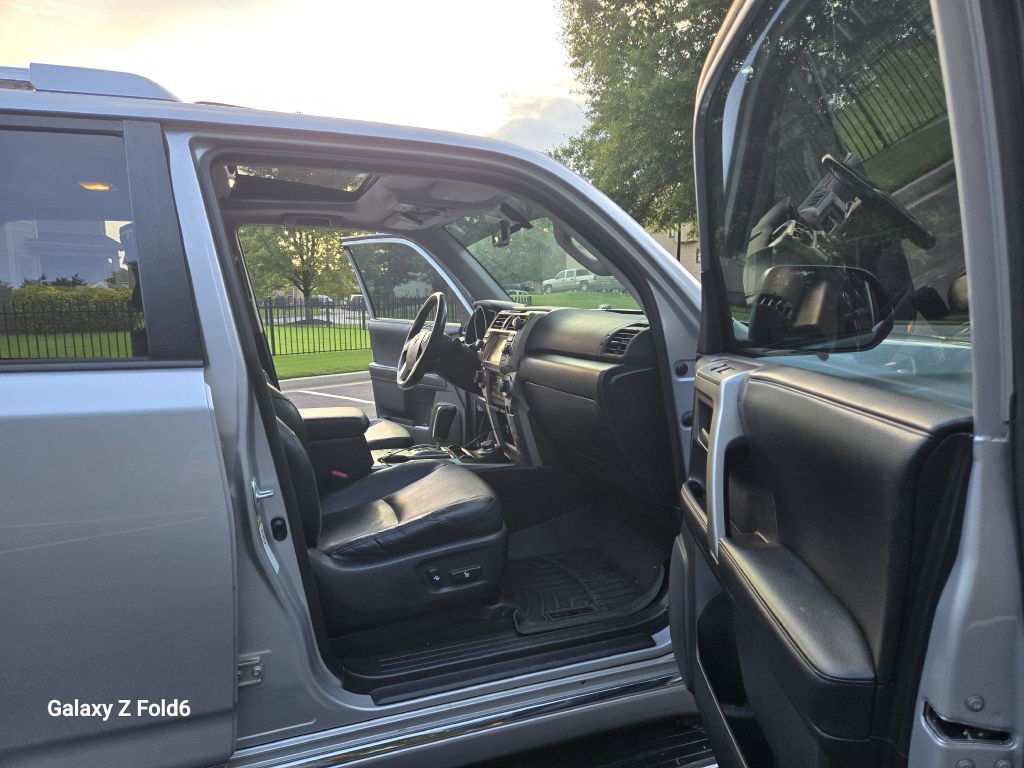 2010 Toyota 4Runner Image 12