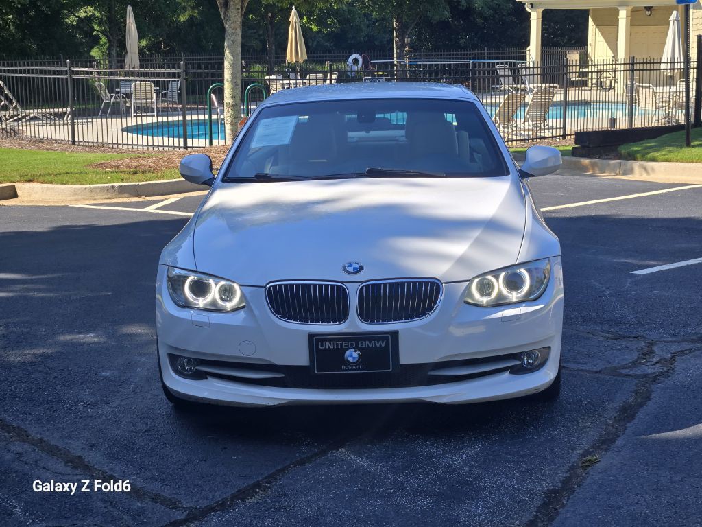 2012 BMW 3 Series Image 2