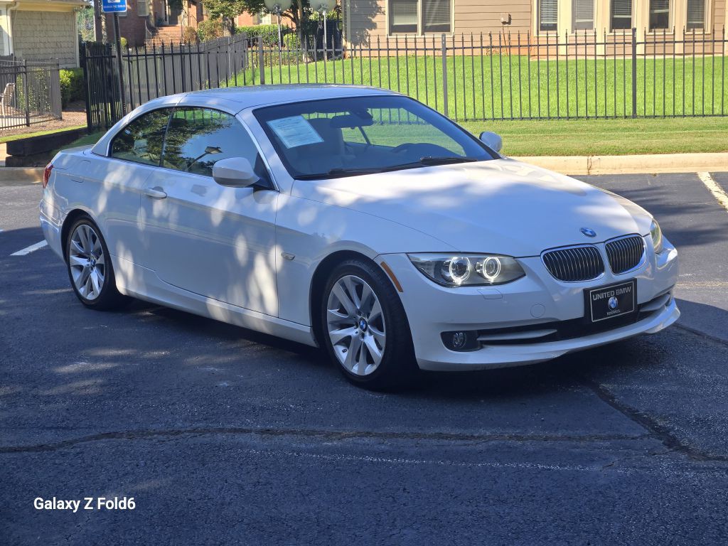 2012 BMW 3 Series Image 3