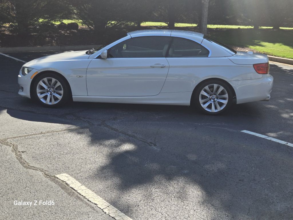 2012 BMW 3 Series Image 8