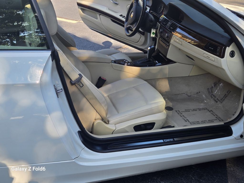 2012 BMW 3 Series Image 10