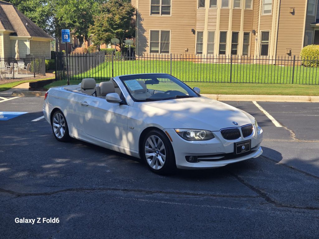 2012 BMW 3 Series Image 12