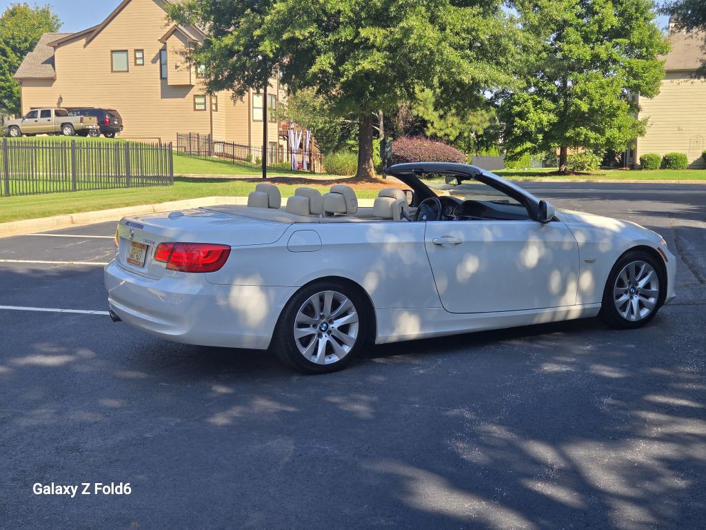 2012 BMW 3 Series Image 13