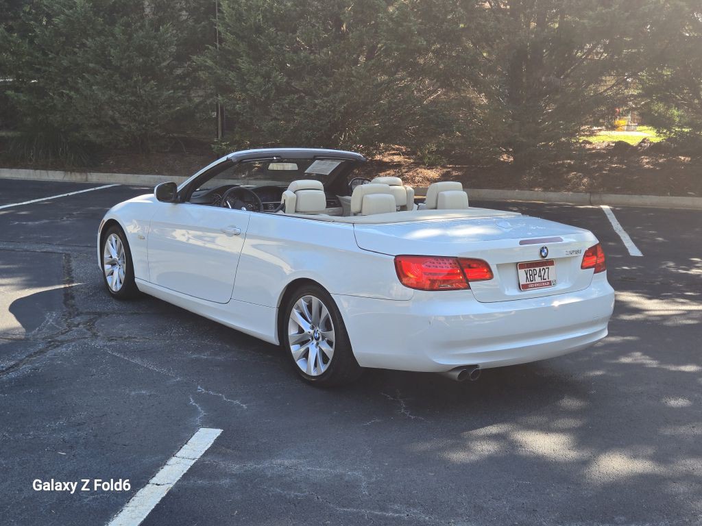 2012 BMW 3 Series Image 15