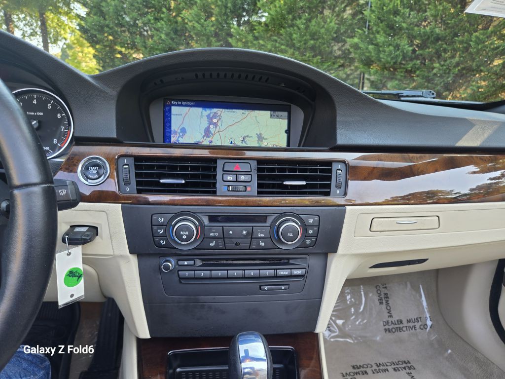 2012 BMW 3 Series Image 16