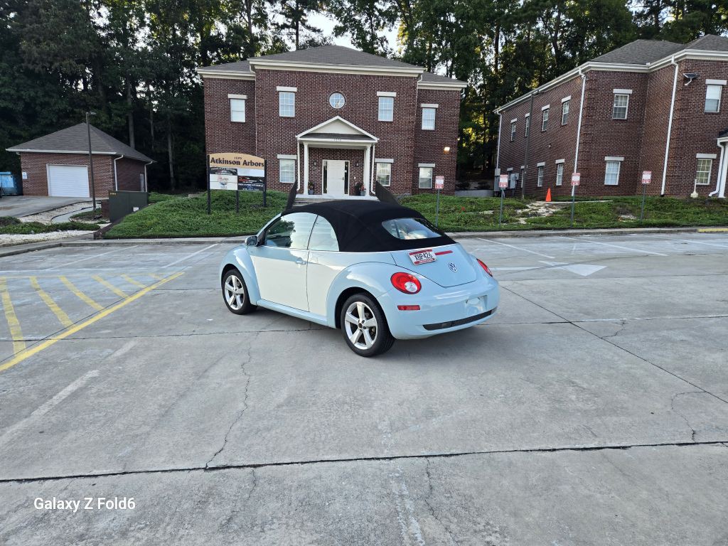 2010 Volkswagen Beetle Image 6