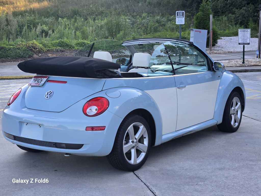 2010 Volkswagen Beetle Image 14