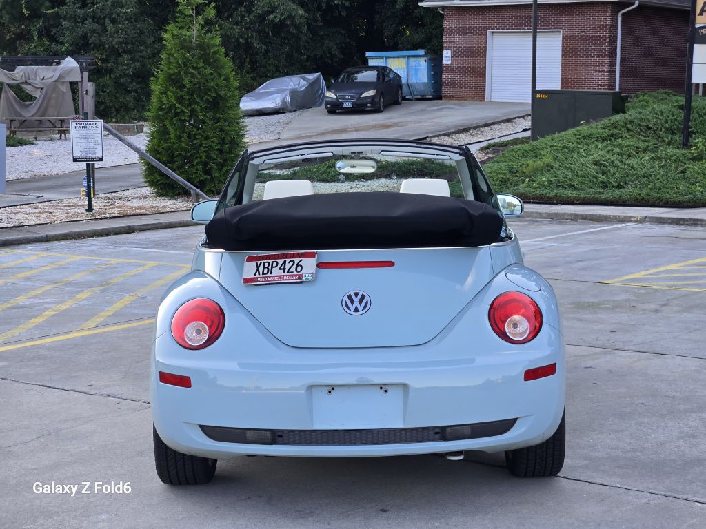 2010 Volkswagen Beetle Image 15
