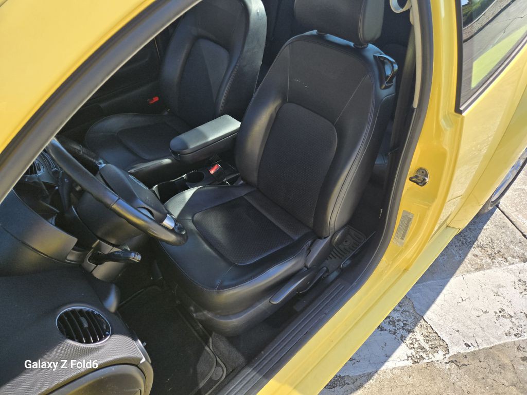2009 Volkswagen Beetle Image 7