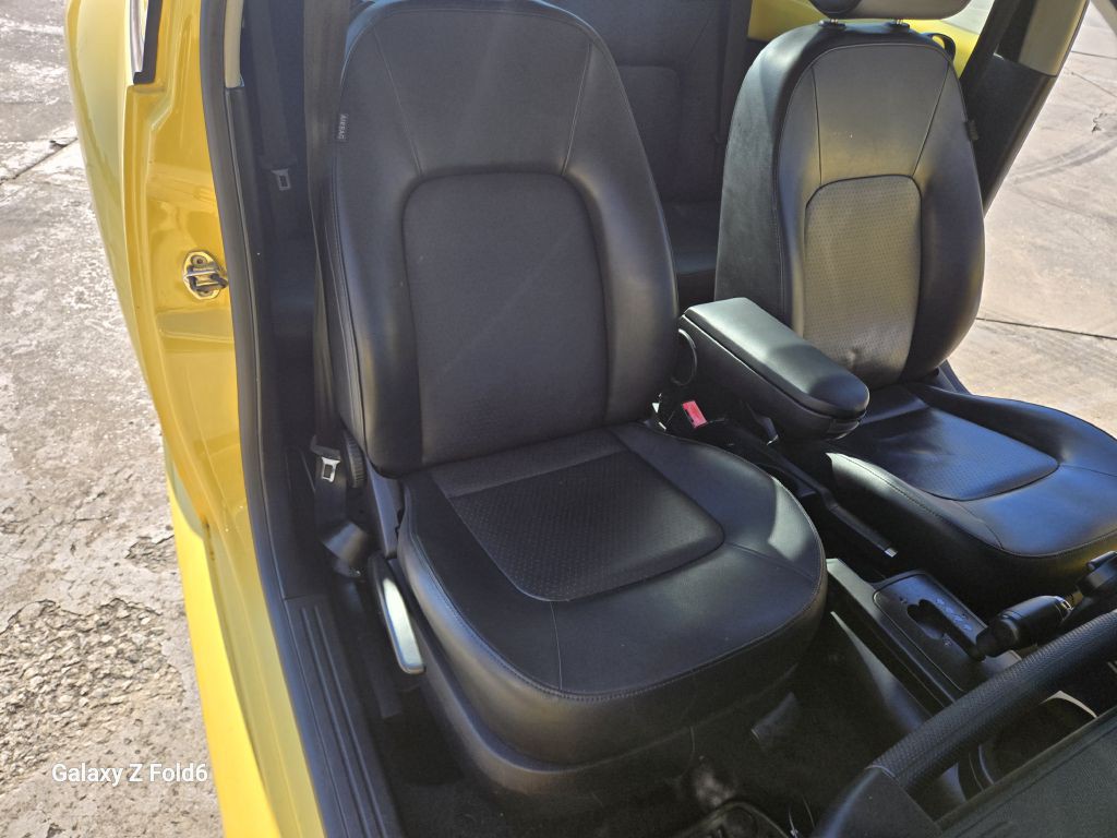 2009 Volkswagen Beetle Image 9