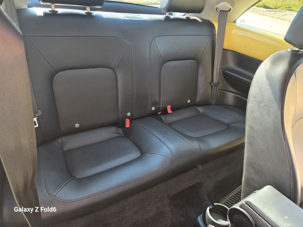 2009 Volkswagen Beetle Image 11