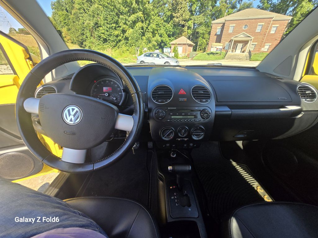 2009 Volkswagen Beetle Image 13