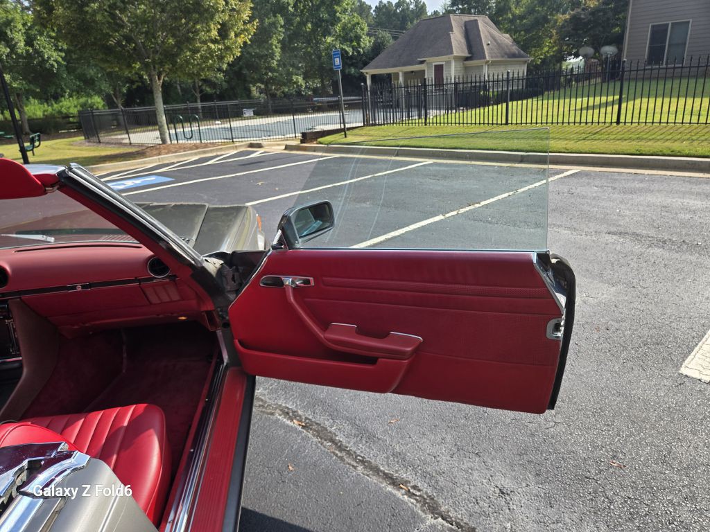 1976 Mercedes-Benz SL-Class Image 10