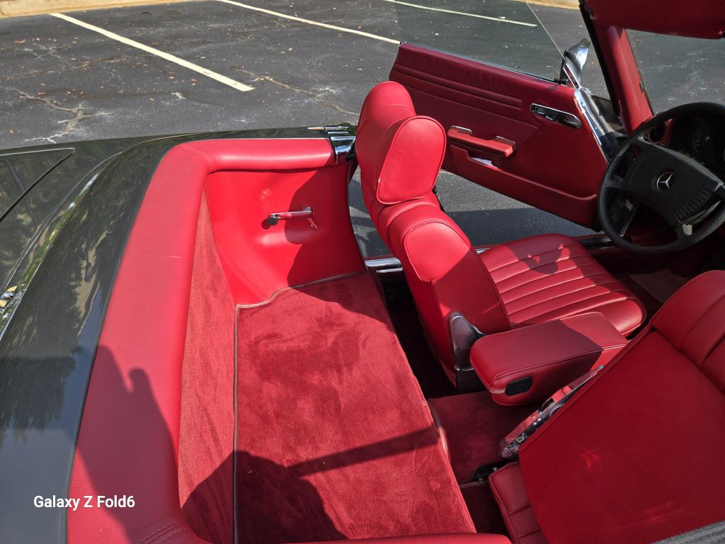 1976 Mercedes-Benz SL-Class Image 11