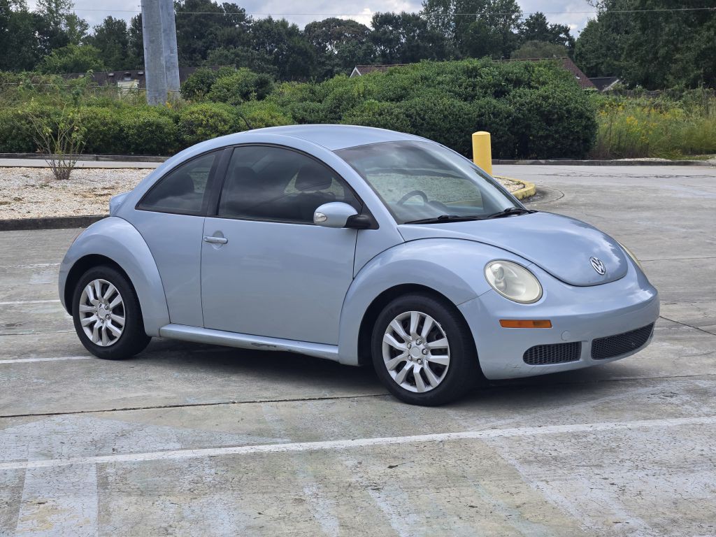 2010 Volkswagen Beetle Image 3