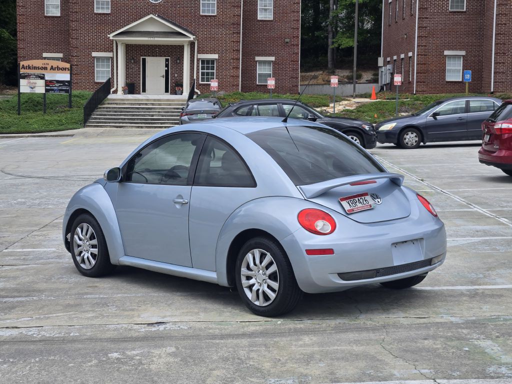 2010 Volkswagen Beetle Image 7